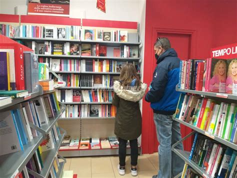 LA SHOPPER FELTRINELLI ALLA LIBRERIA FAHRENHEIT.